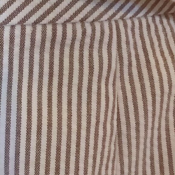 Ann Taylor Skirt Size 4 Gray and White Seersucker Pencil Skirt - Picture 4 of 5